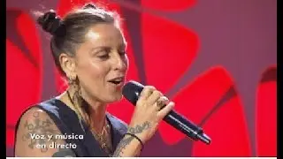 La Mari de Chambao canta 