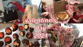 Opening Gifts Valentine&rsquo;s Day 2021 | surprising HER with a CHANEL bag (sweetest reaction EVER)