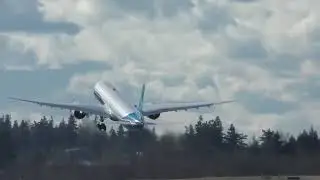 Boeing Air   777-800 N779xx  Graceefully