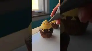 how to make little chick cupcakes 🐥 #cupcakes