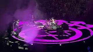 Tom DeLonge And Mark Hoppus In Between The Music | Travis Barker Doing His Thing As Always