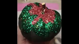 DIY Halloween Crafts - Glittered pumpkin as poison apple