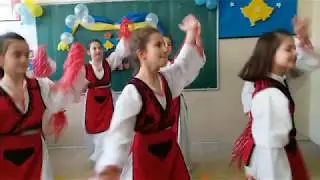 17 shkurt 2018  festa e pavarsise me  keng e valle     Song for children