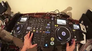 THREE TURNTABLE DJ MIXING LESSON PART 1 BY ELLASKINS