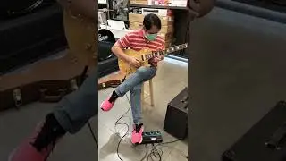 Review Gibson Les Paul Slash Signature With Boss GT1 And Predal Wah.