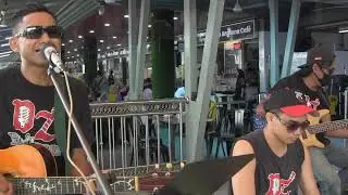 Dz Buszkersz at the Angsana.