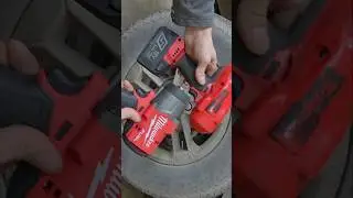 Snap-on.vs.Milwaukee what do you grab for💪🏻🏁 #snapon #milwaukeetools #tools #automobile #trending