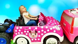 A Fun Adventure with Alice and Eve: An Amusement Park