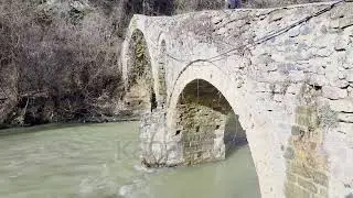 URA E GOLIKUT, DREJT SHKATËRRIMIT. KËRKUESIT E ARIT PO DËMTOJNË VEPRËN QË ËSHTË MONUMENT KULTURE