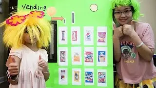 YouYou and Ethan vending machine kids toy story +more| pretend play