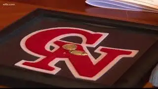 Teen Opens Graduation Letter From Teacher