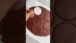 EGGLESS CHOCOLATE BISCUITS | 4 INGREDIENTS ONLY #shorts