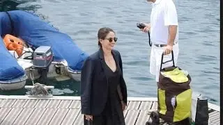 EXCLUSIVE : Marie Gillain having lunch on a boat in Cannes