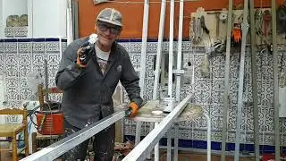 Aqu&iacute; haciendo los tubos para los toldos