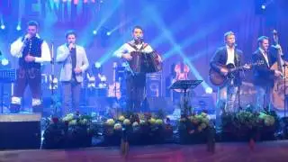 Ansambel Veseli Dolenjci & Dejan Potočnik & Matej Štih & Žan Repovž-Na Martina vsi danes slavimo