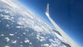 Unpack my plane bag with me 