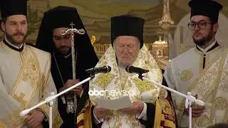 Fjala për lamtumirën e kryepeshkopit, përlotet patriarku Bartolomeu | ABC News Albania
