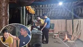 After a day full of energy at work, Hang and Chuc cooked together.