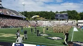 Michie stadium,  West Point football - U.S.  Flag arrival
