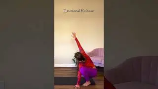 Malasana Twist for Digestion + Hip Health Ground Your Energy in 30 Seconds #malasana