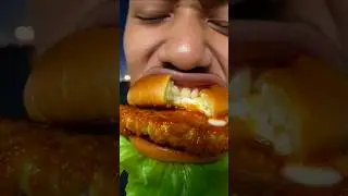 Burger Eating Challenge USA🍔#burgerchallenge #foodie #burgerlover #usafood