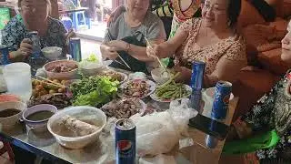 peb mus khoom cov kwv tij hmong nyab laj noj mov uake