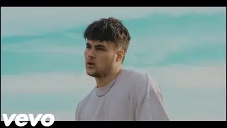 Munn - LOVE ME OR LEAVE ME (Official Video)