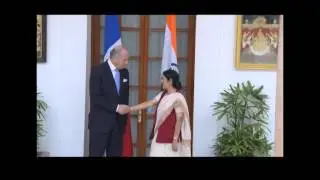 Minister Laurent Fabius calls on his Indian counterpart Smt Sushma Swaraj