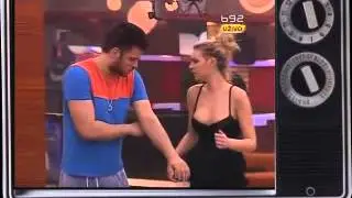 Ava Karabatić oborila Željka - Veliki Brat VIP 5 (11.04.2013.)