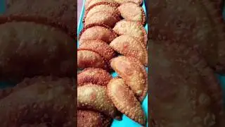 mahinon Tak chalne wala gujiya🥰😋