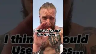 Gloves or no gloves? #calisthenics #pullups #fitnessmotivation
