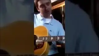 Noel Gallagher showing Sir George Martin how he wrote Wonderwall #shorts