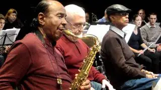 Clifford Adams, Benny Golson, Valery Ponomarev - Caravan