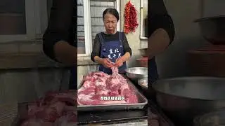 【東北裘仟尺】杀猪菜，太香了吧 #food #咱村小结巴 #cooking #咱村小结巴 #潘姥姥美食 #美食