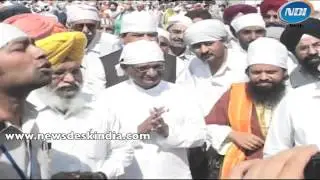 Anna in Golden Temple during Janatantra Rally
