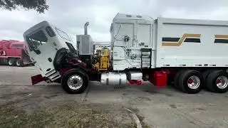 2016 Peterbilt 320 Heil DuraPack Rapid Rail Side Loader Garbage Truck