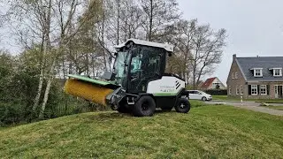 Cleaning bicycle paths with the fully electric driven Alltrec 8015F