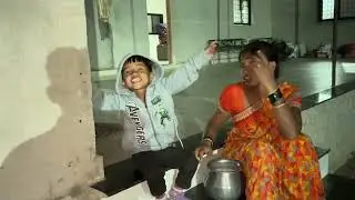 आज आबा पुनमला म्हशीच दूध काढू लागाय लागला ।पुजाला दवाखान्यात नेल म्हणून उपकार फेडतोय 😂#गावठीपुनम 