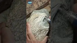 How is the stone eagle head carved out?