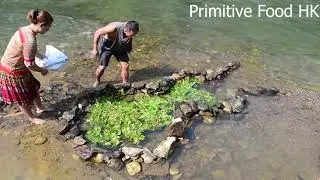 Primitive life : fishing technology, catch many fish with a rudimentary trap