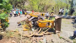 JCB Accident In Yercaud Hills Hairpinbend Road Heavy Traffic Jam