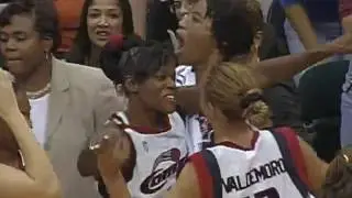 Sheryl Swoopes records a Triple Double Against the Detroit Shock!