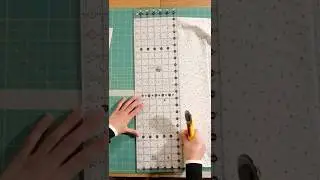 ✂️ The best way to get a straight cut on fabric ✂️  #quilting #quiltingtips