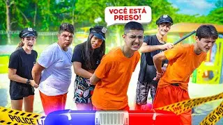 POLÍCIA E LADRÃO COM OS MEUS AMIGOS - JULIANA BALTAR