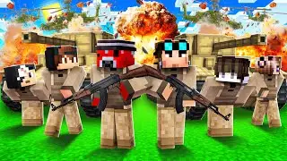 SFIDO I MIEI AMICI A CHI RUBA LA MIA BANDIERA SU MINECRAFT!!