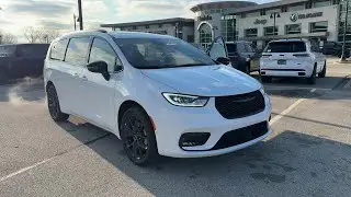 2026 Chrysler Pacifica Select Chicago, Evanston, Highland Park, Deerfield, Northbrook