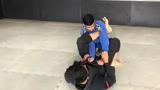 ARMLOCK PARTINDO DA GUARDA LAÇADA #bjj #jiujitsu #armlock #guarda