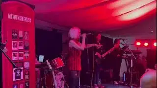 Blondie Tribute act at The Beaverwood Club in Chislehurst live music entertainment 70s rock bands 