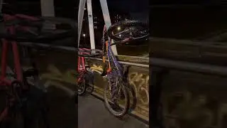 That pink bike is my ultimate DownHill bike🤓🤣🔥🚴&zwj;♂️@valleantero ​⁠#mondrakerbikes #mtb#automobile