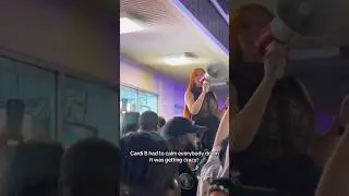 Карди Би успокаивает своих поклонников на встрече в Хьюстоне #cardib #amithedrama